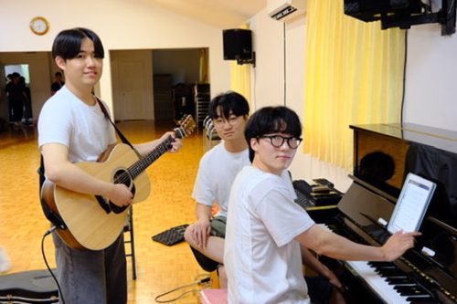 16B8DC33-53F7-4E09-BC8A-63D5FA9DF363 4 5005 c